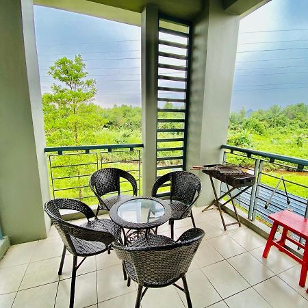 Faizal Madhi Homestay Kuching Kültér fotó