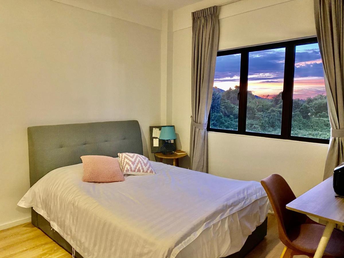 Faizal Madhi Homestay Kuching Kültér fotó