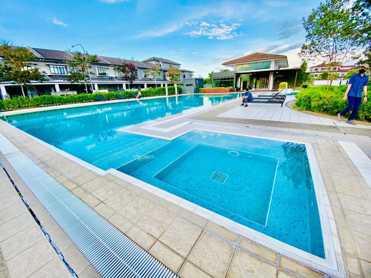 Faizal Madhi Homestay Kuching Kültér fotó